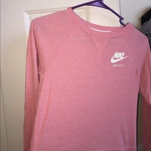 I’m selling a pink long sleeve Nike shirt